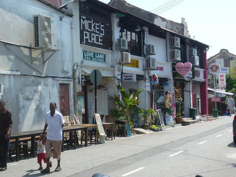 Hotel The Millen Penang, Autograph Collection George Town Esterno foto A street in the city
